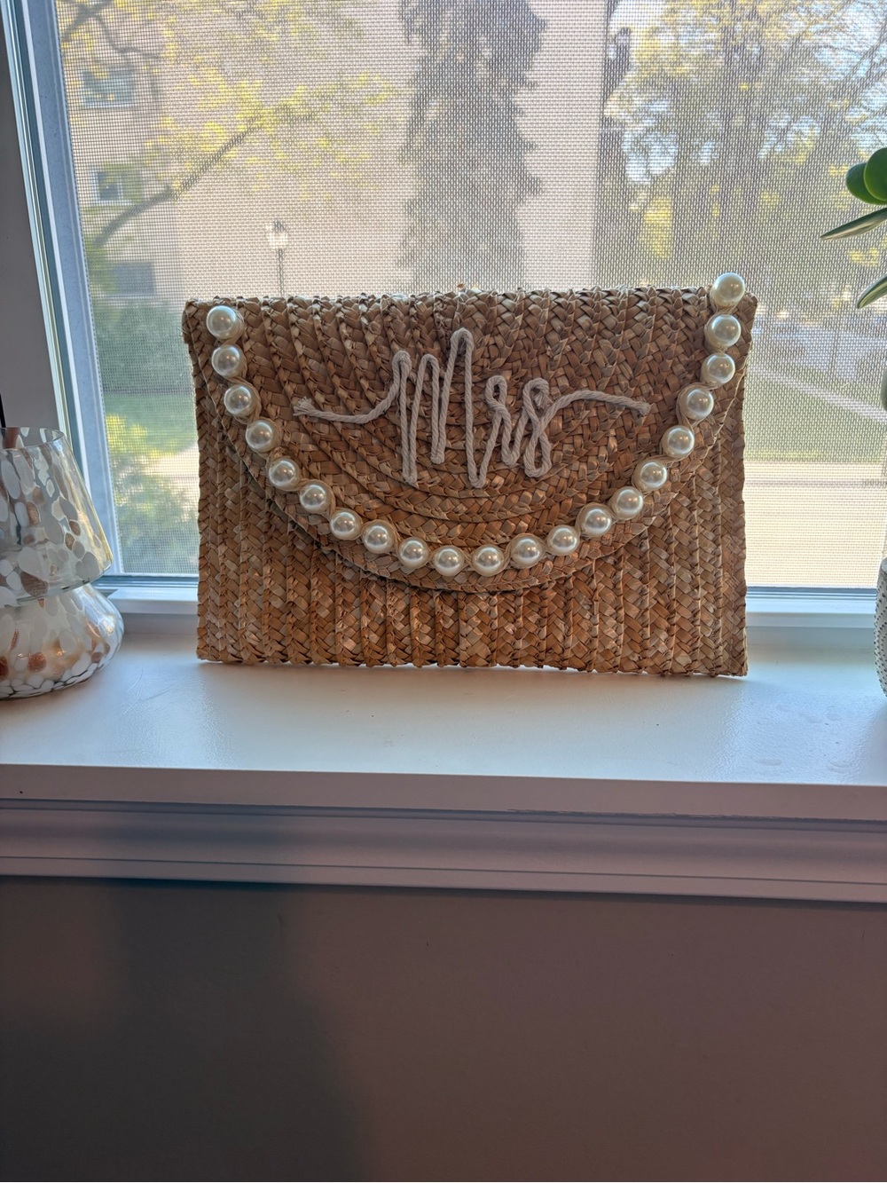 ✨Woven Straw Pearl-Trim Mrs. Clutch✨